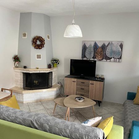 Apartment Efi Néa Péramos Bagian luar foto