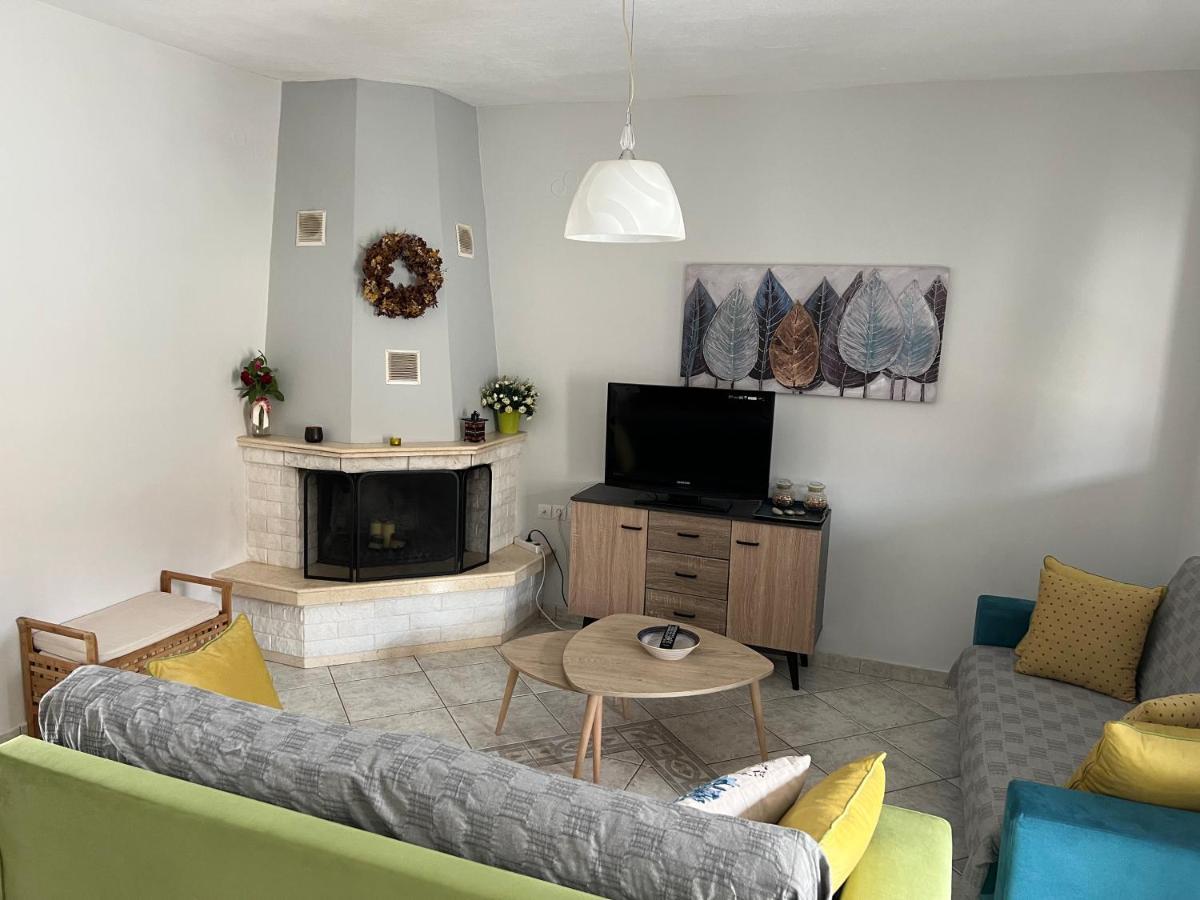 Apartment Efi Néa Péramos Bagian luar foto